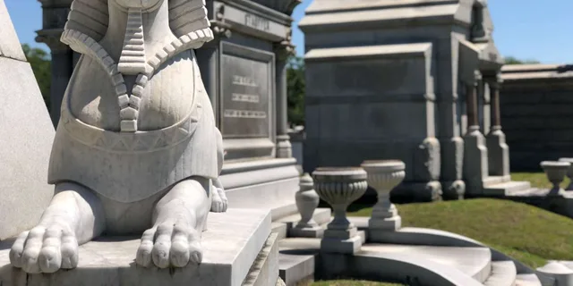 New Orleans Metairie Cemetery Tour - Image 2