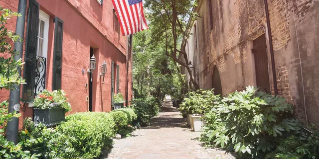 Charleston French Quarter Guided Walking Tour - Image 3