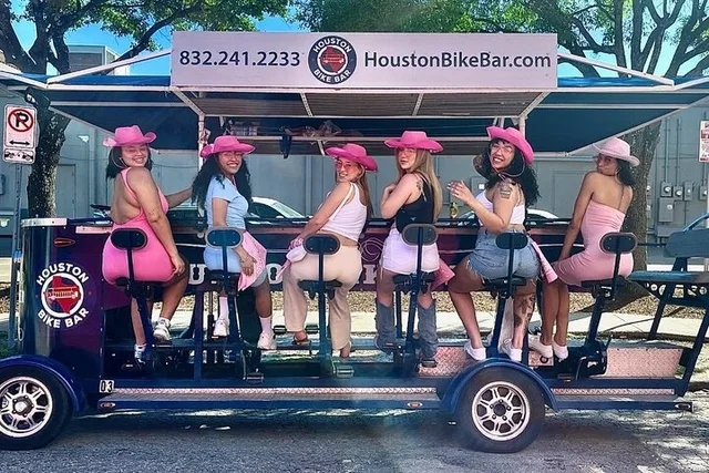 Houston Bike Bar Party Tour 2 hr - Image 2