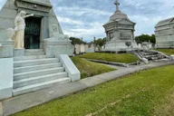 New Orleans Metairie Cemetery Tour thumbnail 4