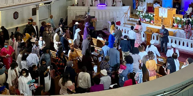 New York City Gospel Tour in Harlem 4 hr - Image 1