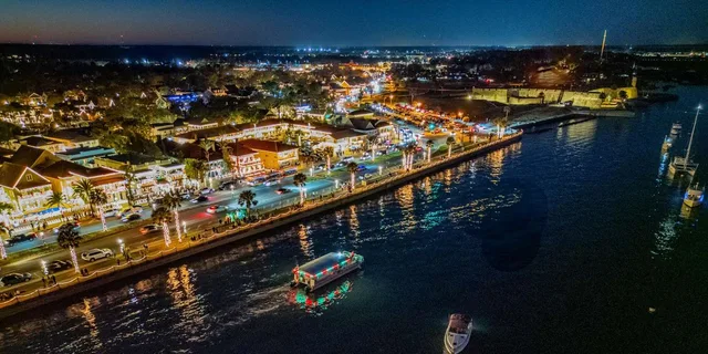 St. Augustine Nights of Lights Boat Tour - Image 2