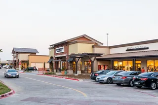 Dallas Shopping Tour to Allen Premium Outlets