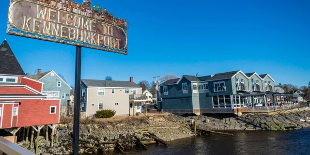 Kennebunkport Garden Stroll - Image 1