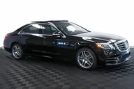 Manhattan to LaGuardia Airport Mercedes Benz Transfer thumbnail 1