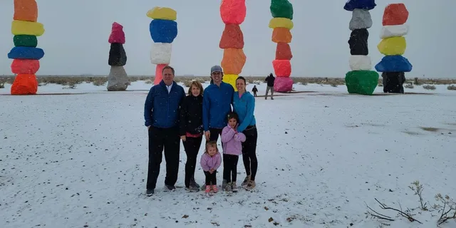 Las Vegas Mojave Desert and Seven Magic Mountains Tour - Image 4