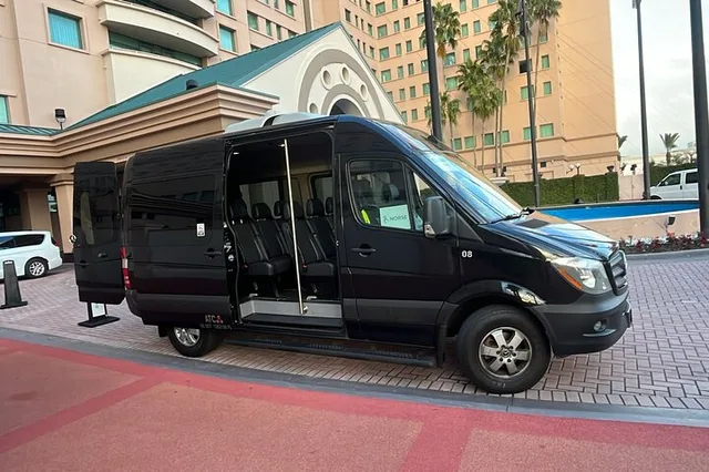 Orlando Private Airport Transfer - Image 3