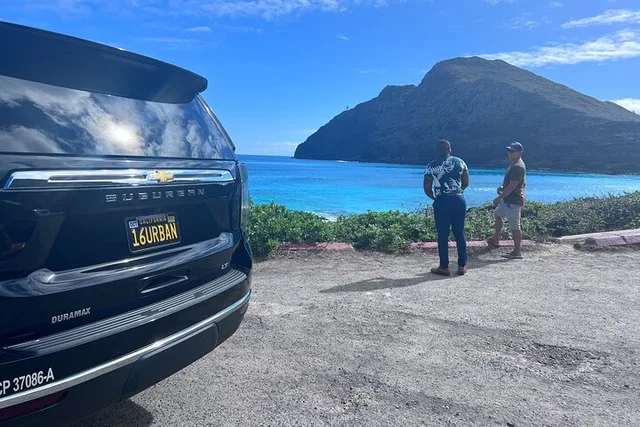 Oahu Secret Half Circle Tour with a Local - Image 2
