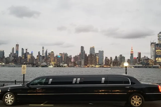 Newark Airport Stretch Limo Service to NYC - Image 5