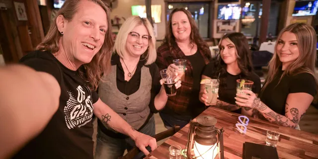 Sacramento Ghosts and Booze Haunted Pub Crawl 2 hr - Image 1