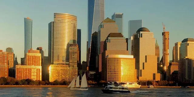New York City Boat Tour: Statue of Liberty & Skyline - Image 3