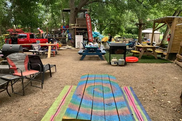 San Marcos River Cabana Rental - Image 1
