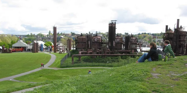 Seattle Scenic Bus Tour with Ballard Locks - Image 2