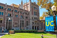 Los Angeles UCLA Campus Walking Tour thumbnail 4