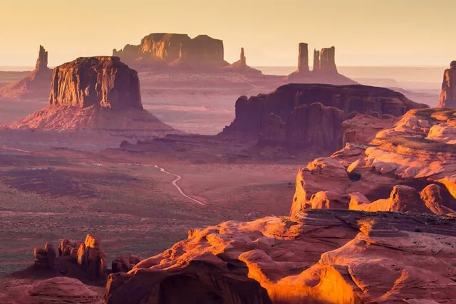 Monument Valley Self-Guided Audio Driving Tour - Image 1