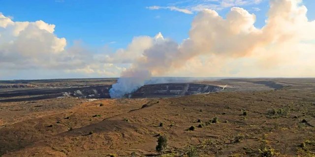 Hilo Volcanoes National Park and Black Sand Beach Tour - Image 3