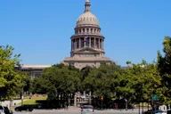 Austin Landmarks Tour in Open-Top Bronco thumbnail 4