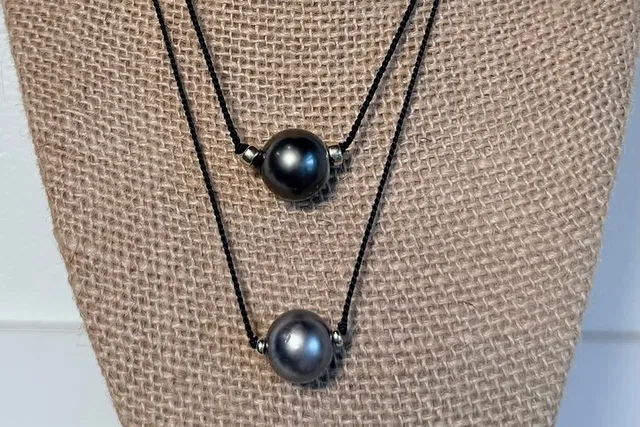 Maui Jewelry Making Class with Puka Shells and Pearls - Image 6