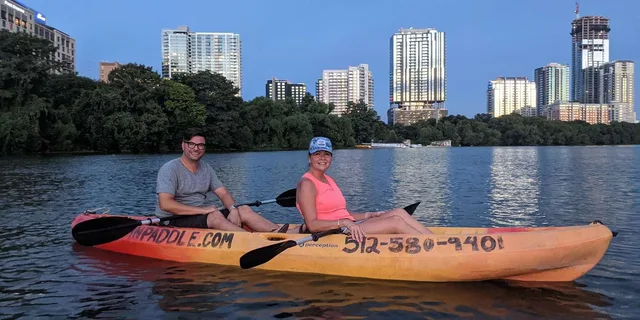 Houston Sunset Skyline Kayak Tour - Image 4