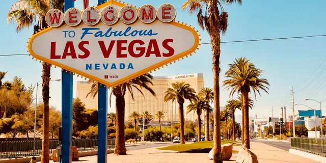 Las Vegas Audio Driving Tour: Neon Lights & Desert - Image 2