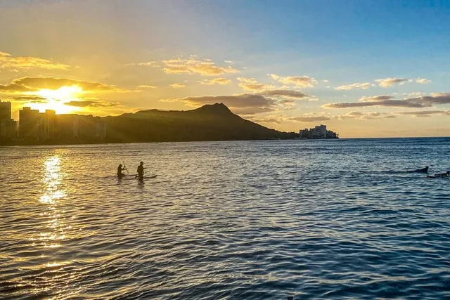 Honolulu Boat Cruise at Sunset - Image 4