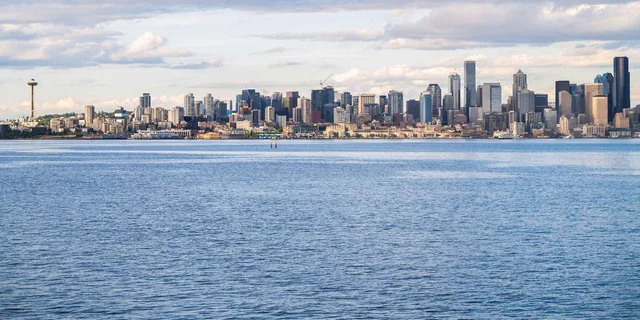 Seattle Happy Hour Cruise - Image 4