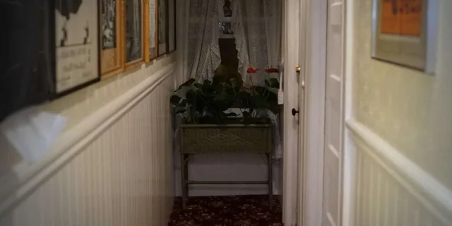 San Francisco Haunted Hotel Ghost Hunting with Cocktail - Image 4