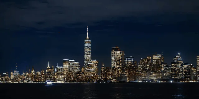 New York City Dinner Cruise on Yacht - Image 6