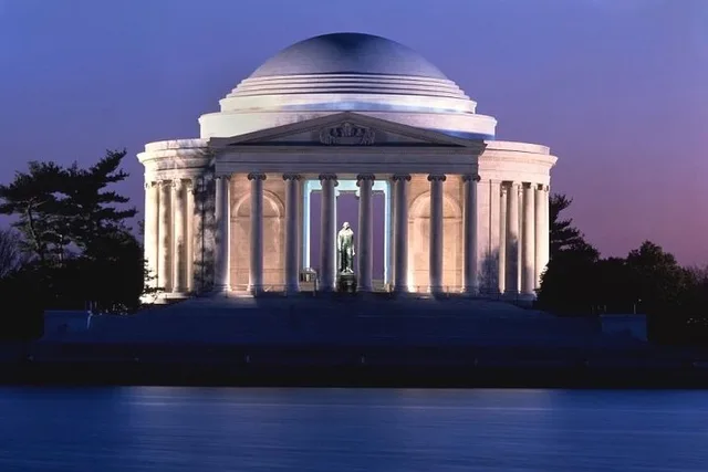 Washington DC Night-Time City Bus Tour - Image 1