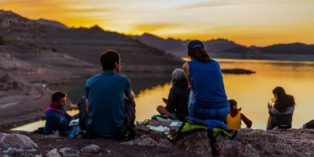 Lake Mead Sunset Kayak Tour with Dinner and Campfire - Image 2