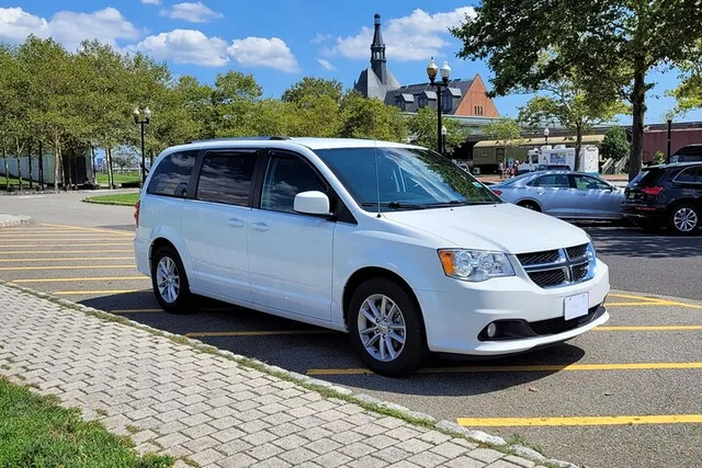 New York Airport Transfer to Times Square - Image 2