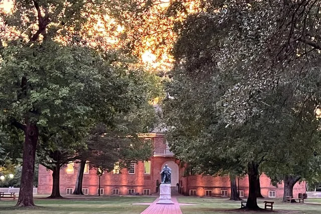 Williamsburg Historic College Tour - Image 3