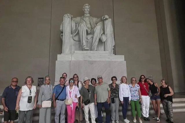 Washington DC Guided Tour with Changing of the Guard - Image 5