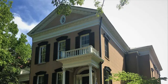 Savannah Walking Tour of Highlights and Hidden Gems 2 hr - Image 3