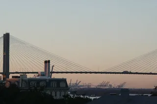 Savannah Bar Crawl by the Bridge 2 hr