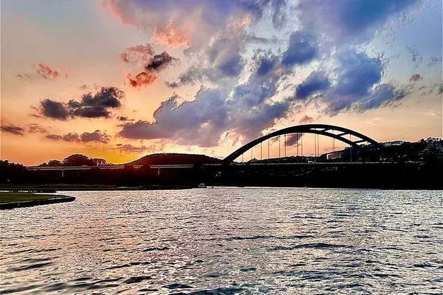Austin Sunset Boat Cruise - Image 2