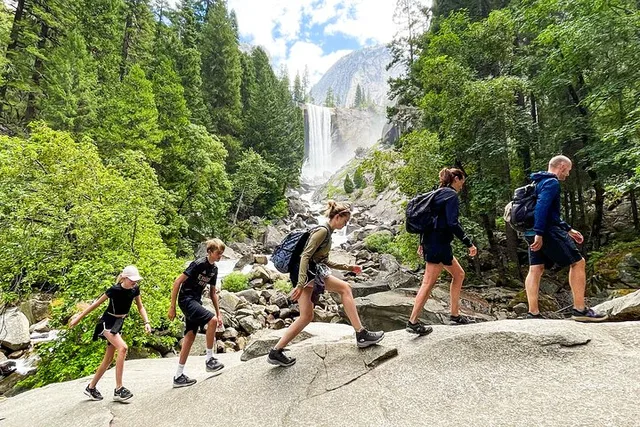 Yosemite Waterfalls Private Tour - Image 2