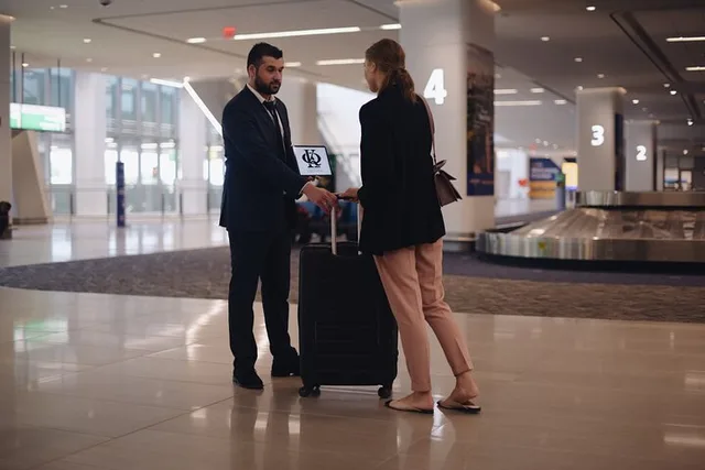 Newark Airport Stretch Limo Service to NYC - Image 4