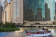 Chicago Historic Architecture River Boat Tour thumbnail 3