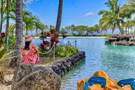 Waikiki Photography Session with Influencer thumbnail 1