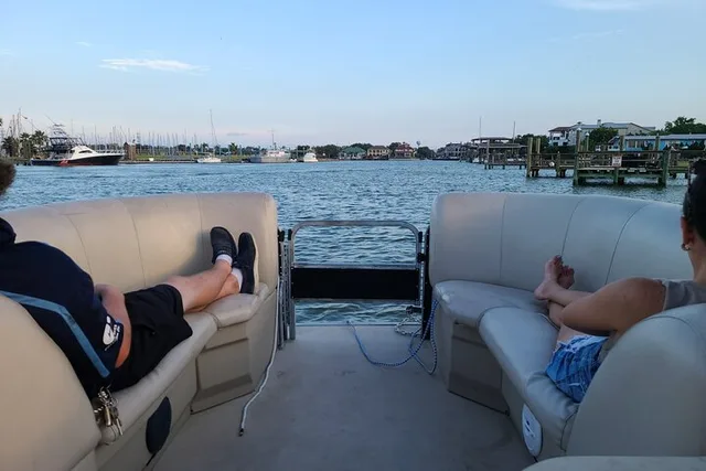 Seabrook Pontoon Boat Rental 4 hr - Image 4