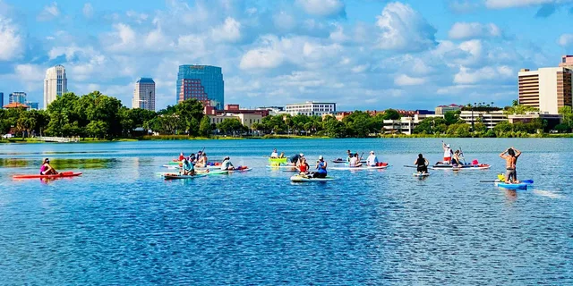 Orlando Clear Kayak and Paddleboard Rental on Lake Ivanhoe - Image 4