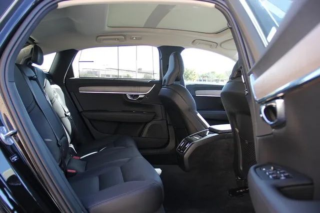 Las Vegas Airport Transfer - Image 1