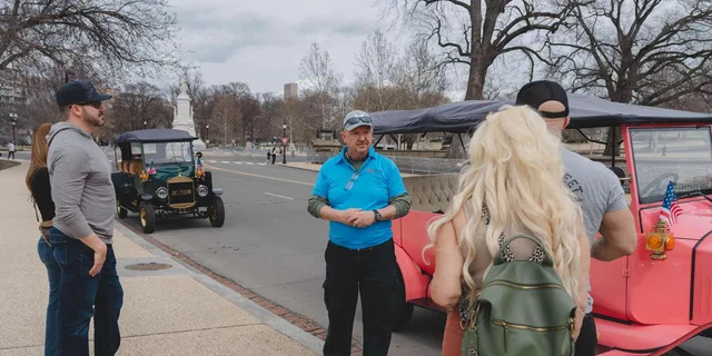 Washington DC Electric Cart & Vintage Car Tour - Image 3