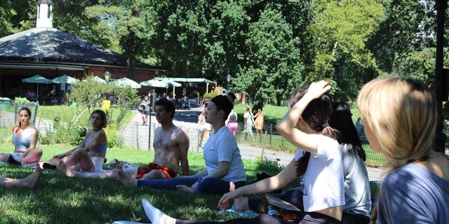 New York Central Park Yoga Class - Image 3
