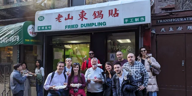 New York City Walking Tour and Museum Visit - Image 4