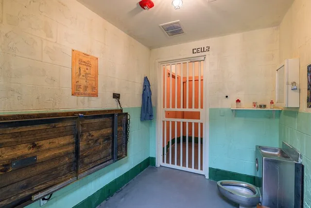 San Francisco Alcatraz Escape Room Experience 75 Min - Image 2