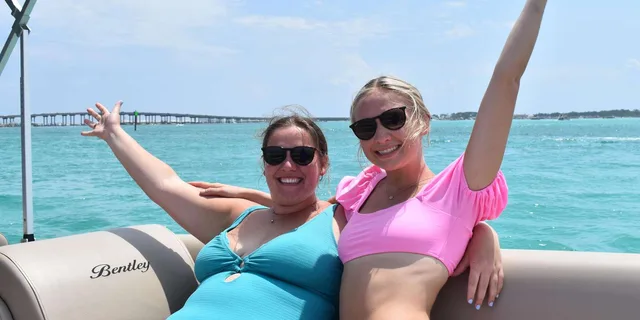 Fort Walton Pontoon Boat Rental to Crab Island 4 hr - Image 3