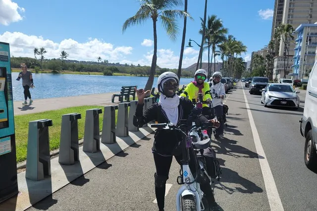 Honolulu Electric Bike Ride and Manoa Falls Hike - Image 5