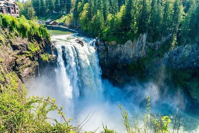 Seattle Snoqualmie Falls & Wine Tour - Image 1